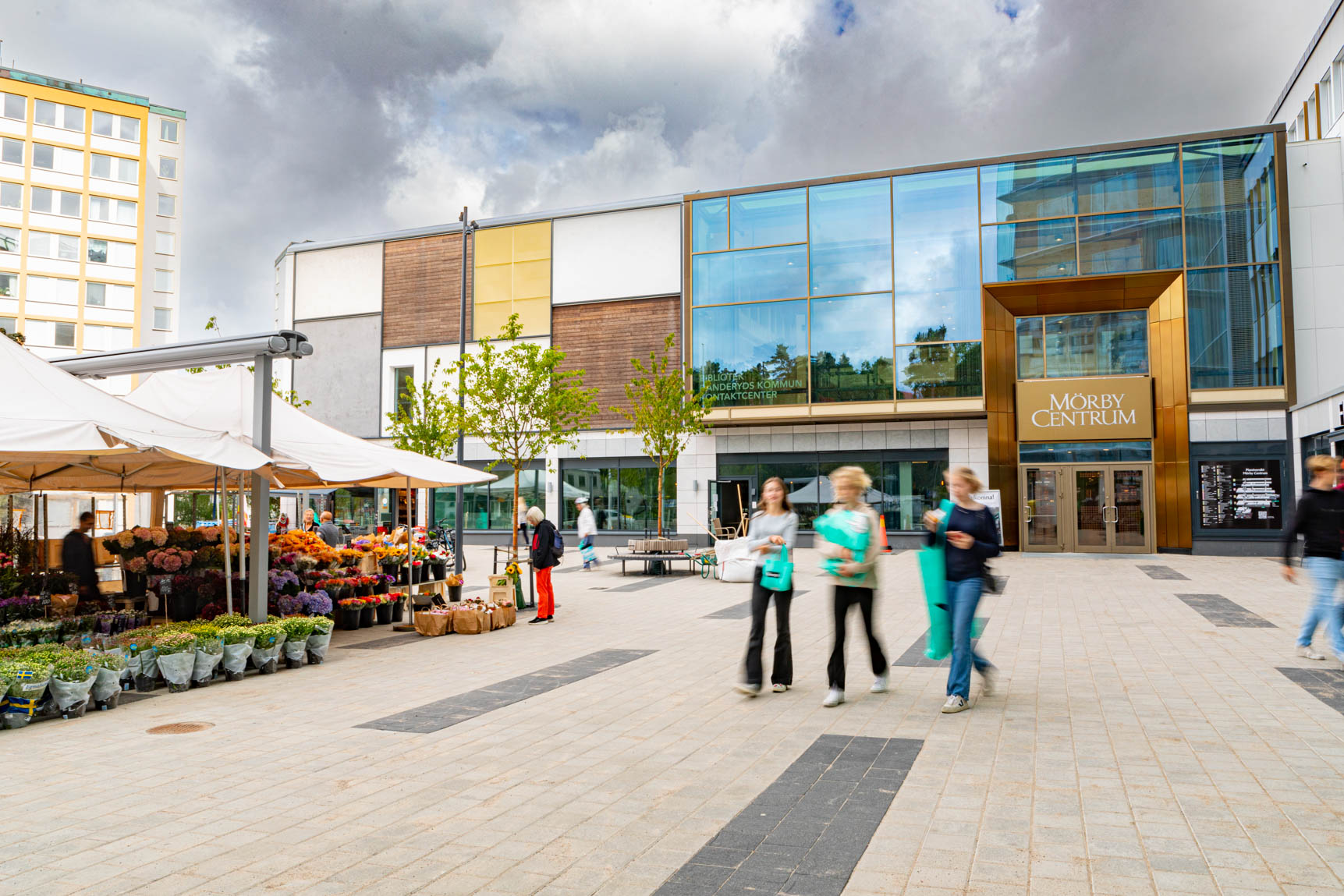 Balkonginglasning i Mörby Centrum